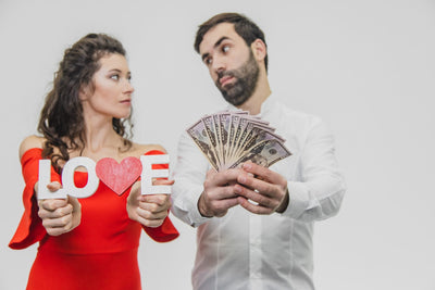 Niente assegno divorzile alla donna che ha rinunciato al lavoro preferendo il ruolo di moglie di un ricco imprenditore